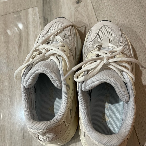 Yeezy Boost 700 size 7 white